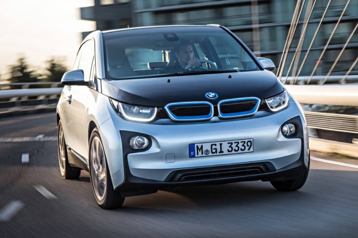 <환경공단 전기차 인증 기준, 배터리 ㎾h 당 7.02km를 주행하는 BMW `i3`.> 