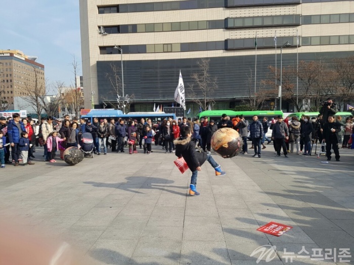 ▲ 촛불집회에 모인 시민들 [뉴스프리존 자료사진]