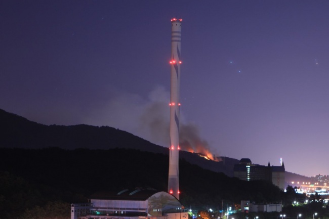 수락산 산불 모습[독자제공]