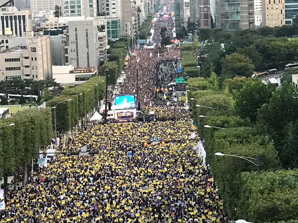 28일 오후 6시경 '제7차 사법적폐 청산을 위한 검찰개혁 촛불문화제' 현장 ⓒ이명수 기자 2019.09.28