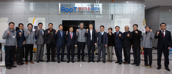 경남과학기술대학교는 2019년에 실시한 1차 연도 연구마을사업 중간평가에서 최고등급인 ‘우수’를 받았다.(연구마을 입촌식)/ⓒ국립 경남과학기술대학교