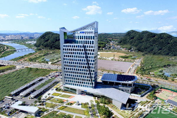 한국남동발전은 10일 사무, 기계, 전기, 화학분야에서 하반기 신입사원 23명을 모집한다.(한국남동발전)/ⓒ뉴스프리존 DB