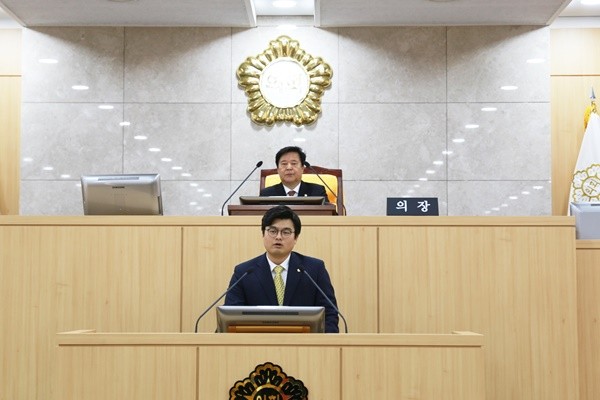 서임석 광주 남구의회 의원은 21일 “전통시장 활성화를 위해 광주 남구에서 타 지역 전통시장의 활성화 모범사례를 벤치마킹 하는 등의 적극적인 노력이 필요하다”고 주장했다./ⓒ광주 남구의회