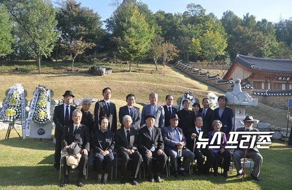 왕산 허위 순국 111주년 기념행사에 참여했던 왕산 허위 가문 후손 및 구미시민들과 관련단체인사ⓒ 문해청 기자