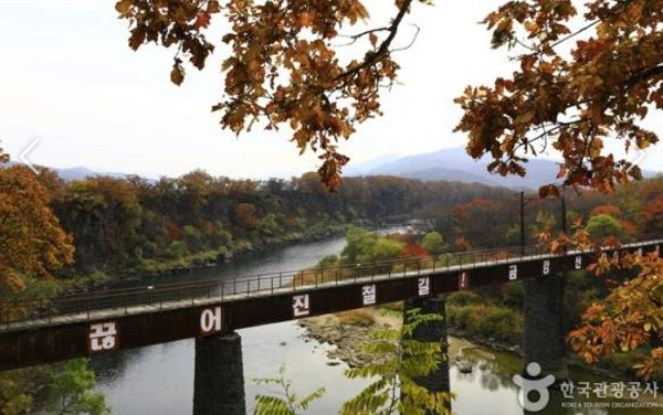 한반도 분단의 상징 금강산 끊어진 철길 금강산 전기 철도 교량 / ⓒ 다음 인용