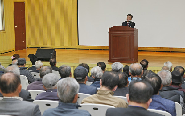 산청향교와 단성향교가 노인공경의 전통을 잇는 기로연을 공동개최했다./ⓒ산청군