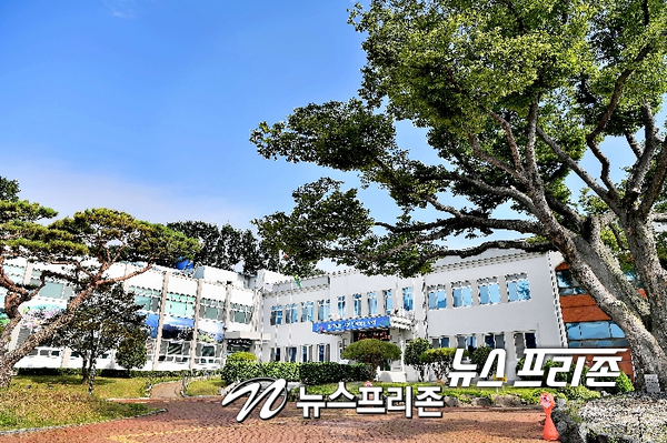 남해군이 4차 산업혁명의 선두주자 역할을 할 드론분야 저변 확대를 위해 오는 23일부터 지역 주민들을 대상으로 ‘드론 기초입문 교육프로그램’을 운영한다.(남해군청)/ⓒ뉴스프리존 DB