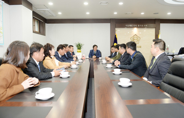 파주시의회는 15일 대만 삽협JC 대표단을 전겹했다. 파주시의회