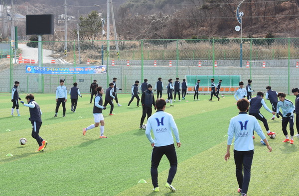 2019년 1월, 창녕스포츠파크에서 동계전지훈련 중인 축구팀 모습