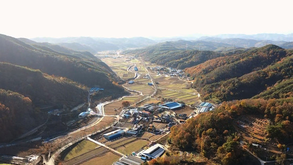 의령군에서는 농림축산식품부의 농업환경보전프로그램 공모사업에 대의면 행정리(암하마을·행정마을)가 선정되어 2020년부터 5년간 6억5천만원의 사업비가 지원된다./ⓒ의령군