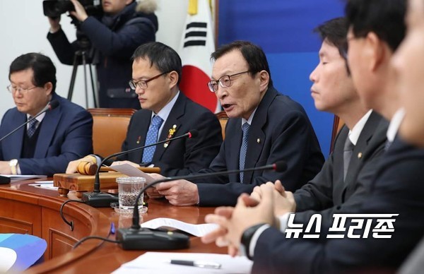 사진은 이해찬 더불어민주당 대표가 지난 2일 최고위원회에서 모두 발언을 하고 있는 모습./ⓒ뉴스프리존