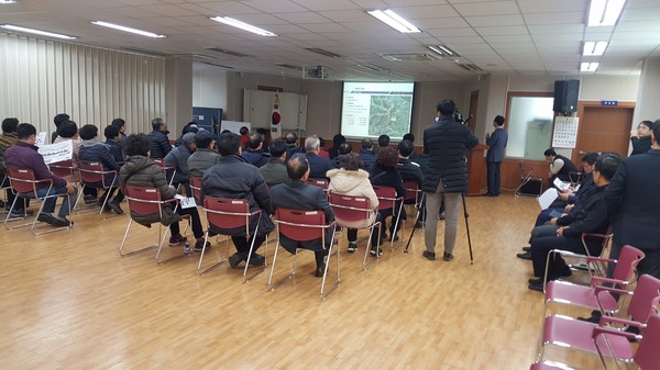 진주시 도시 팽창에 따른 교통체증 해소 위한 도로건설사업 등 본격 추진-말티고개(주민설명회)/ⓒ진주시