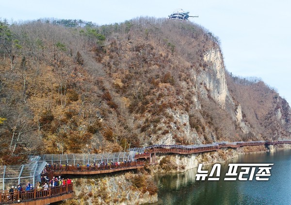 단양강 잔도길.(사진제공=단양군)