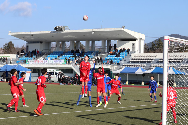 지리산 자락 경남 산청군이 축구 등 겨울 시즌 동계 전지훈련지로 인기를 얻고 있다.(제4회 산청군수배 전국 유소년 축구대회 )/ⓒ산청군