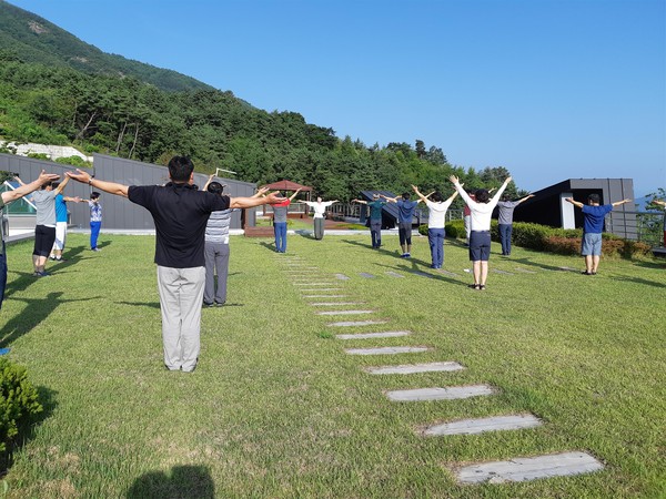 휴롬산청빌리지 기혈순환체조 프로그램 ./ⓒ산청군