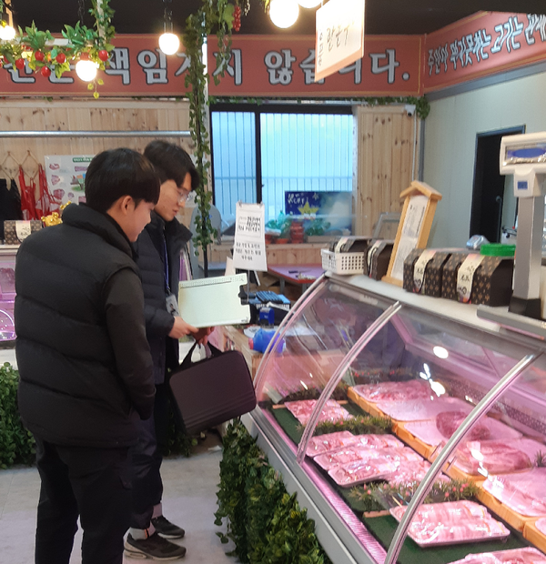 진주시는 설 명절을 맞이하여 축산물 소비가 증가될 것으로 예상됨에 따라 축산물 위생과 안전성 확보를 위해 1월 10일∼23일까지 특별 단속을 실시하고 있다./ⓒ진주시