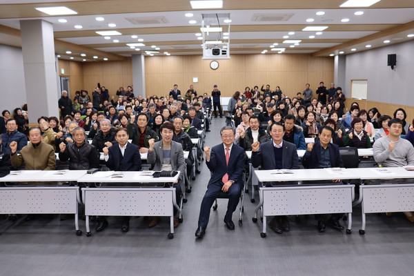 김재경 의원(자유한국당, 진주시을)은 지난 10일 미천․집현․대곡면과 상평동를 마지막으로 4일간 8회에 걸친 찾아가는 의정보고회를 마쳤다./ⓒ김재경의원실