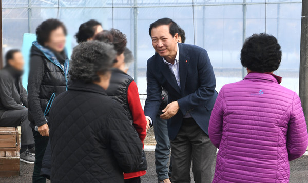 거창군은 우리 고유의 명절인 설을 맞아 따뜻하고 행복한 명절 분위기를 조성하고자 지난 13일∼23일까지 11일간 명절 위문을 실시했다./ⓒ거창군