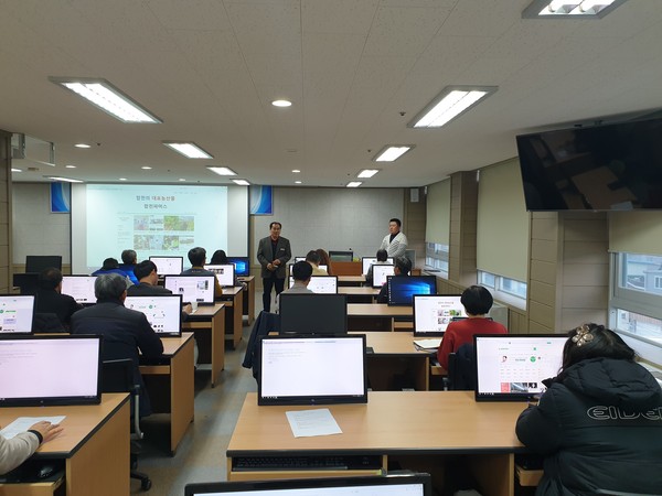 합천군농업기술센터는 1월 30일부터 17주 동안 매주 목요일 합천군 종합사회복지관 3층 정보화 교육장에서 ‘블로그 품앗이’ 교육을 실시한다./ⓒ합천군