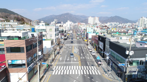 삼천포중앙로(선구동 삼천포교 ~ 용궁수산시장앞 사거리)500m./ⓒ사천시