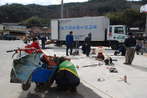 합천군 농업기술센터는 2월 17일부터 본격적인 영농철을 대비하여 농기계 순회안전교육을 실시한다./ⓒ합천군