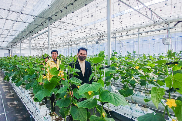 장충남 남해군수, 스마트팜 경영실습 임대농장 방문모습./ⓒ남해군