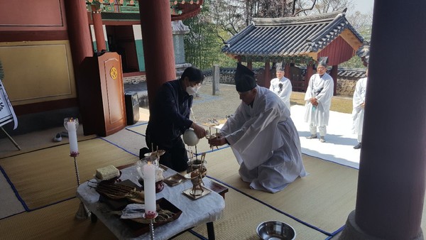 진주시에 따르면 임진왜란 당시 호국의 일념으로 순국하신 충무공 김시민 장군을 비롯한 장수와 7만 민ㆍ관ㆍ군의 명복을 기리는 창렬사 제향이 25일 개최됐다./ⓒ진주시