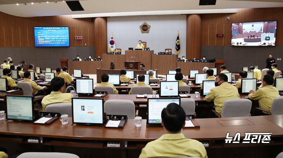 이날 통과한 개정조례안은 소상공인 경영 안정과 경쟁력 강화, 지역경제 활성화 견인을 위한 긴급 생활안정자금 지원을 제도적으로 뒷받침하는 것으로, 김득응 의원이 대표발의 했다./ⓒ충남도의회