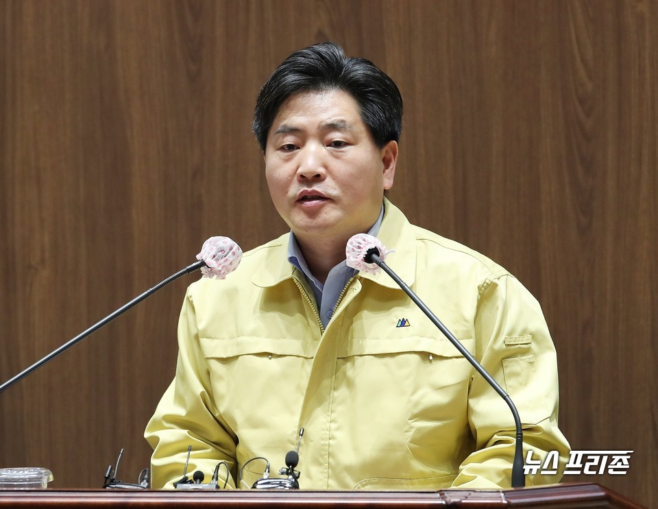 충남도의회 김동일 의원(공주1·민주)이 2021학년도 대입 수시 원서접수 연기 불가피론을 주장하며 이에 따른 대책 마련을 요구했다./ⓒ충남도의회