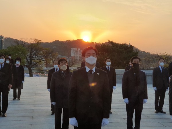 강민국 후보 진주성 계사순의단 합동참배를 시작으로 본격적 선거운동에 돌입했다./ⓒ강민국 선거사무소