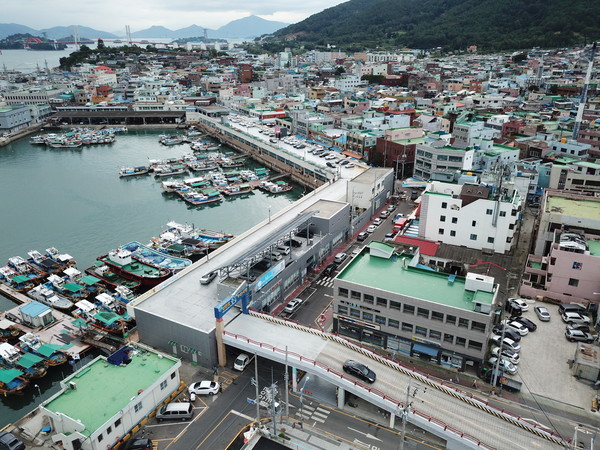 삼천포용궁수산시장 전경./ⓒ사천시