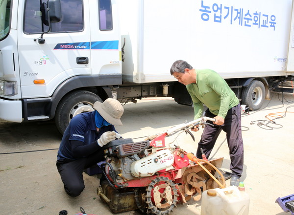 지난해 태안군 농업기술센터에서 실시했던 농기계 순회수리교육 모습./ⓒ태안군청