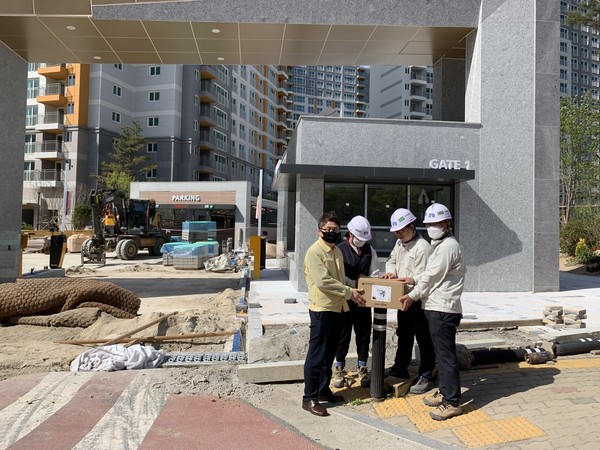 진주시는 관내 공동주택 건설현장에 대하여‘코로나19 확산방지’에 지속적인  대응을 하고 있다./ⓒ진주시