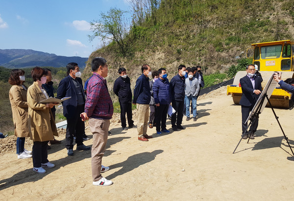 산청군의회는 4월 23일과 4월 24일 2일간 집행기관에서 추진하고 있는 주요사업장에 대한 현장답사를 통해 사업추진상황을 점검한다./ⓒ산청군