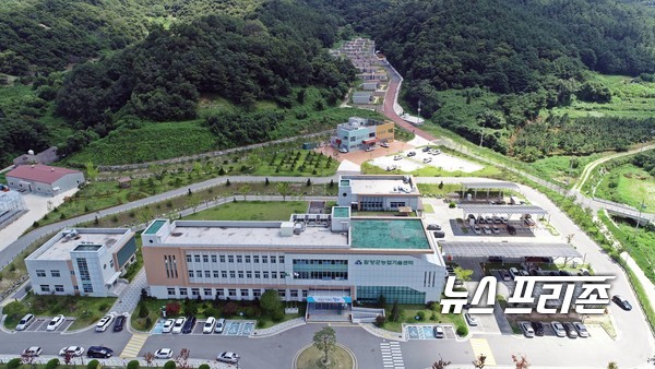 함양군은 코로나19의 확산으로 입교가 연기됐던 ‘체류형 농업 창업지원센터’의 운영을 23일부터 재개한다.(함양군농업기술센터)/ⓒ뉴스프리존 DB