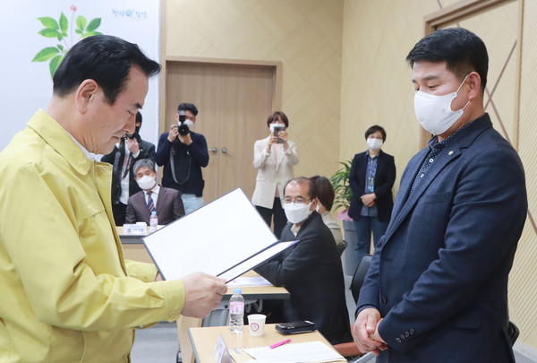 함양군의 복지 사각지대 발굴 및 통합적 복지서비스 지원체계 구축을 위한 제3기 지역사회보장협의체가 활동을 시작했다./ⓒ함양군