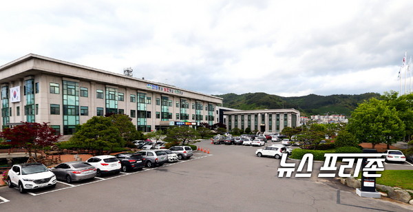 하동군이 코로나19 확산방지를 위한 사회적 거리두기에 참여한 다중이용시설에 경영지원금을 지원한다.(하동군청)/ⓒ뉴스프리존 DB