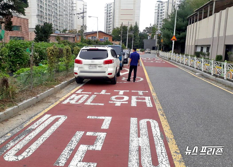 충남 계룡시가 관내 초등학교 어린이보호구역 내 불법주정차 주민신고제를 운영한다./ⓒ계룡시청