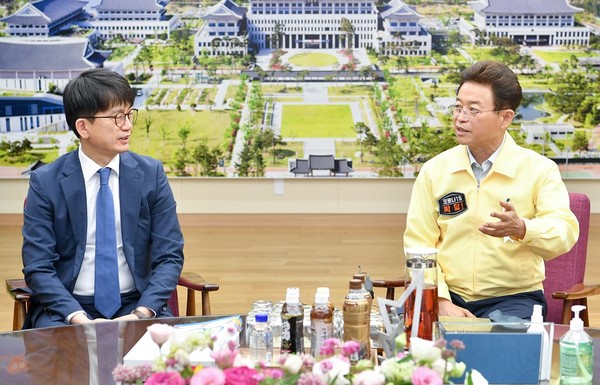 국방부차관-경북도지사, 통합신공항 이전부지 선정논의/Ⓒ경북도청