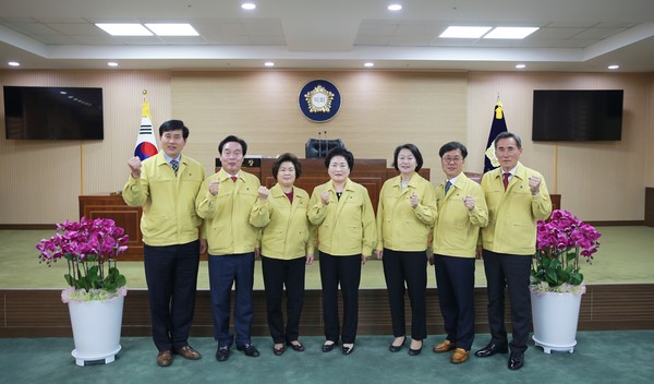 충남 청양군의회는 제8대 전반기 청양군의회 의정활동을 군민의 대변자 및 봉사자로서 지역 현안 문제해결은 물론 군민의 권익보호와 복지 증진에 노력했다고 29일 밝혔다.Ⓒ청양군의회