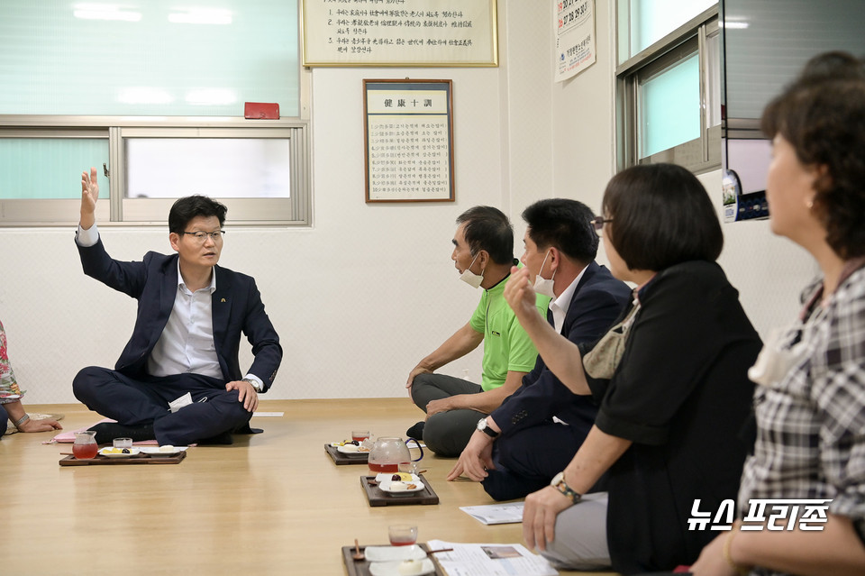 충남 공주시가 마을 경로당 무료급식 전면 확대 시행 방안을 검토하기로 했다./ⓒ공주시청