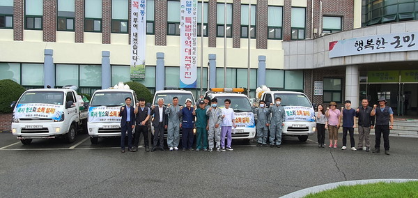 하동군은 지난 29일 하동군 수의사회와 함께 적량·고전면 일원에서 영세 고령 축산농가를 대상으로 찾아가는 가축 무료 순회진료를 실시했다./ⓒ하동군