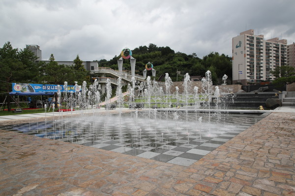 대한민국 알프스하동에 공존·공감·공화라는 메시지를 바탕으로 지금까지 경험하지 못한 최첨단 뉴미디어 기술과 아트가 빚어내는 새로운 볼거리가 탄생했다. /ⓒ하동군