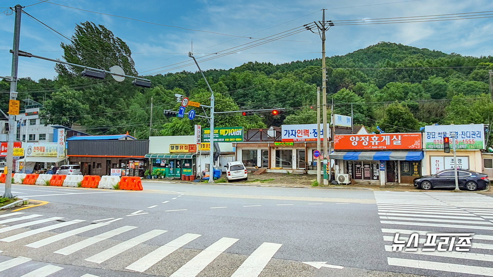 충남 계룡시가 엄사면 양정 일원(계룡지구대) 250m 구간 내 소재한 상가의 노후간판 개선사업을 본격 추진한다./ⓒ계룡시청