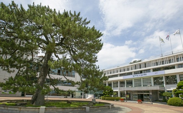 해남군은 화산 무학지구 농업용수 개발을 위해 행정안전부 특별교부세 10억원을 확보했다/ⓒ해남군청 전경