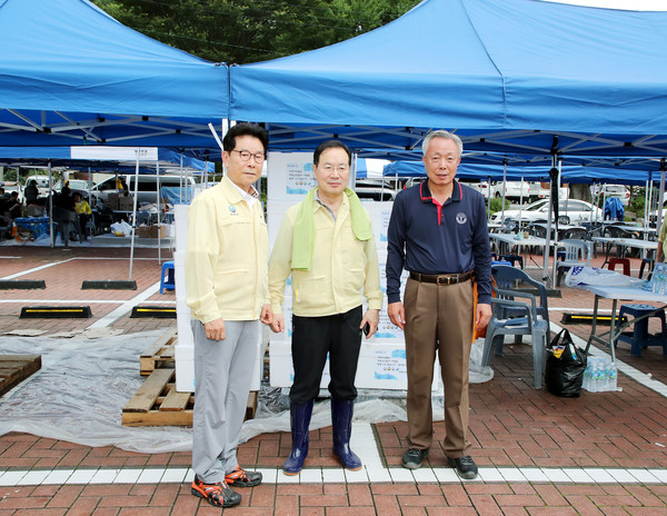 하동군 이재민 돕기 행렬 (왼쪽 첫번째 송도근 사천시장)/ⓒ하동군