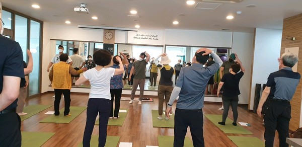 진주시와 경상대학교 간호대학은 오는 15일부터 재가암환자 및 가족을 대상으로 자가 건강관리능력 강화를 위한 교육 프로그램을 방영한다./ⓒ진주시