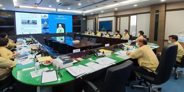 지난 1일, 제9호 태풍 마이삭 북상에 따라 안태명 부군수가 상황판단회의를 주재 모습./ⓒ창녕군