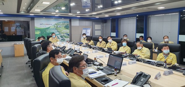 함양군은 현재 북상중인 제10호 태풍 “하이선”이 우리나라를 남북으로 관통할 것으로 예보됨에 따라 피해 최소화를 위하여 총력을 기울이고 있다./ⓒ함양군