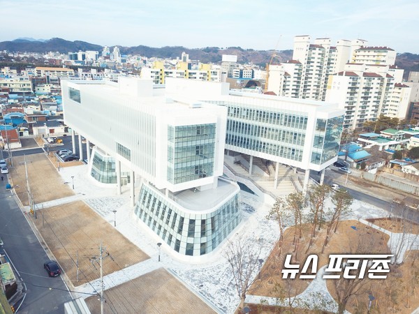 진주시는 도심형 첨단산업 육성을 위해 건립된 진주지식산업센터에 입주할 기업을 추가모집 한다(진주지식산업센터)/ⓒ뉴스프리존 DB